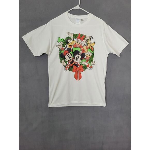 Disney Group Shot Christmas Wreath T-Shirt Mens Size Medium - Picture 1 of 10
